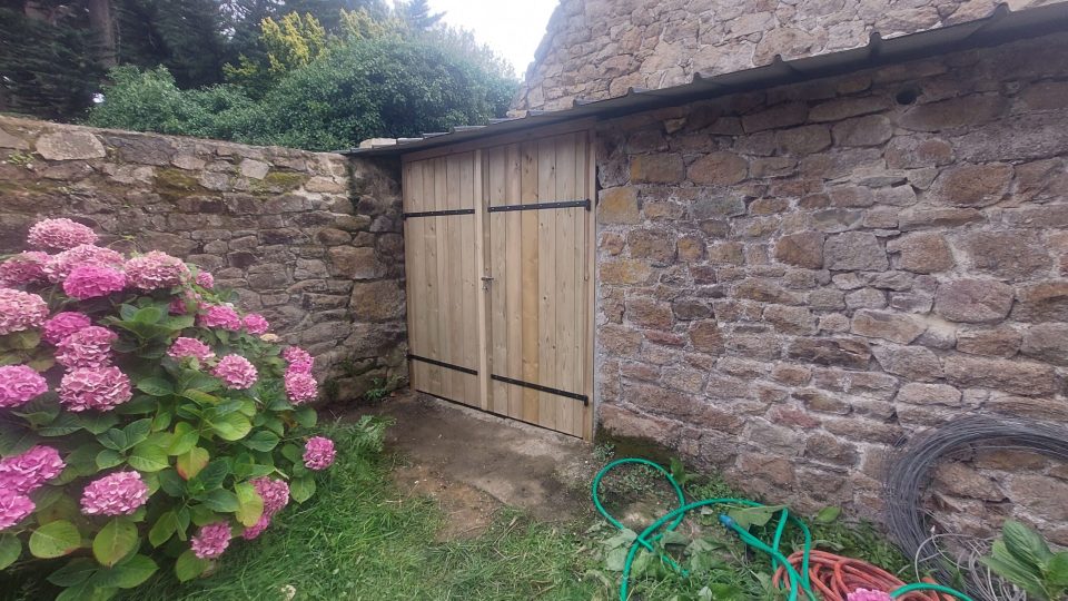porte en bois, menuiserie à rennes